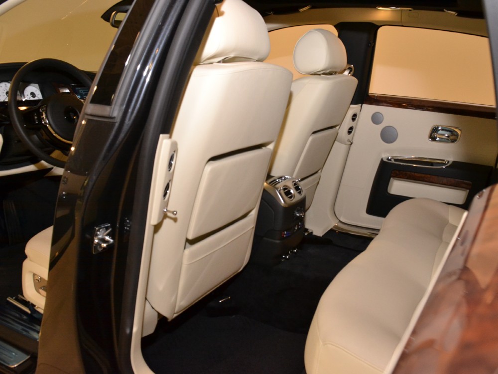 2011 Rolls-Royce Ghost Image 21