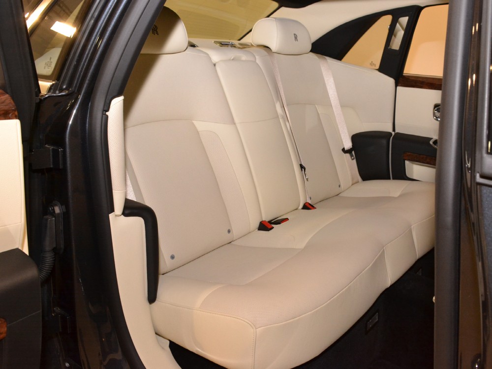 2011 Rolls-Royce Ghost Image 24