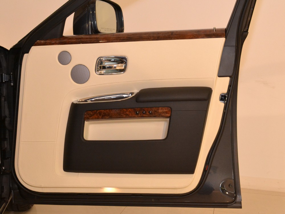 2011 Rolls-Royce Ghost Image 26