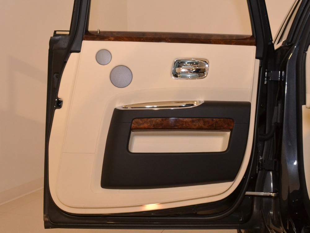 2011 Rolls-Royce Ghost Image 27