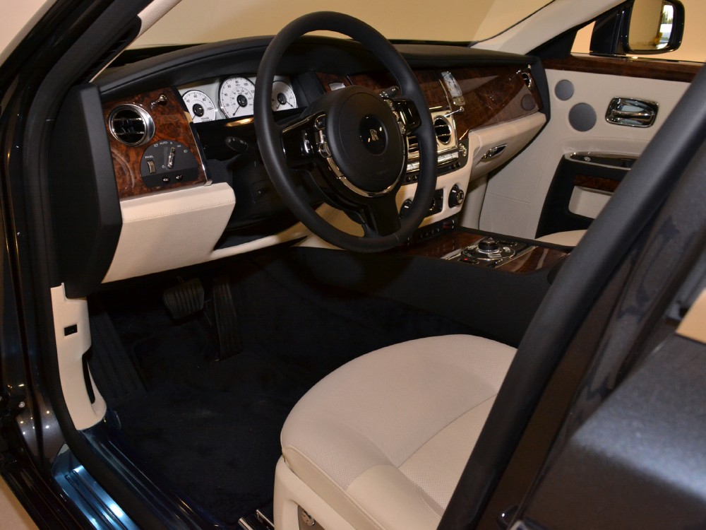 2011 Rolls-Royce Ghost Image 3