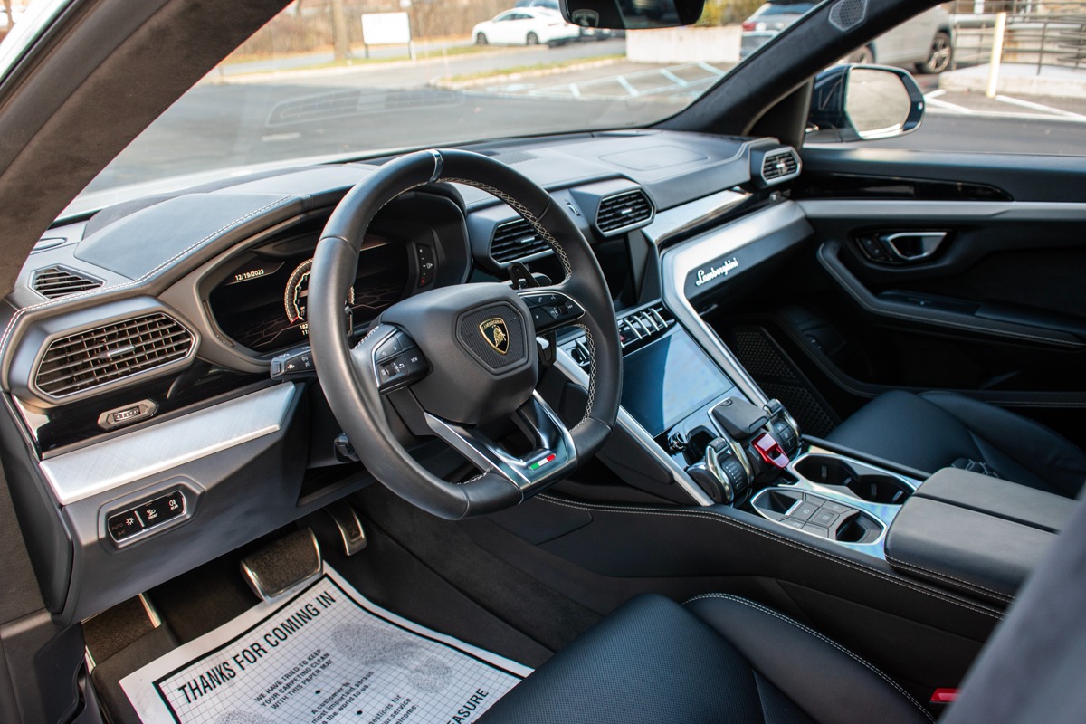 2019 Lamborghini Urus Image 5