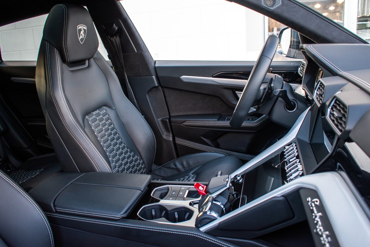 2019 Lamborghini Urus Image 8
