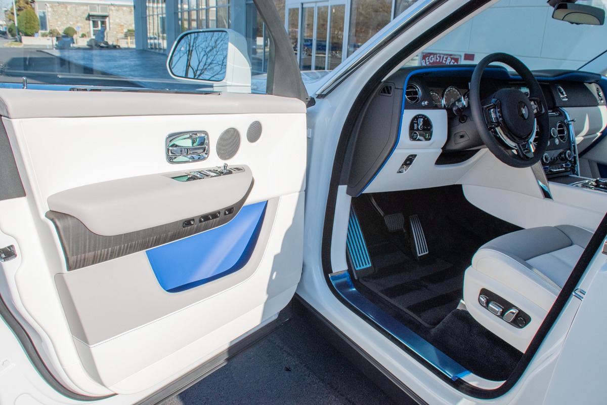 2024 Rolls-Royce Cullinan Image 11