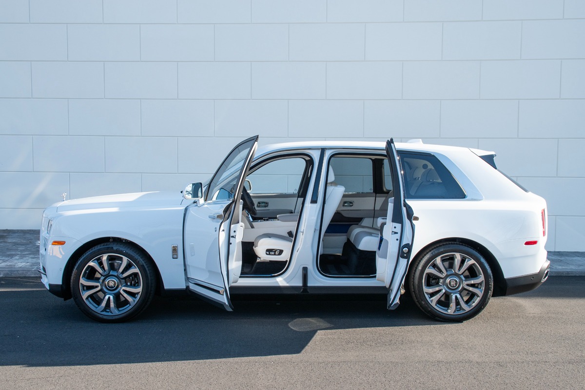2024 Rolls-Royce Cullinan Image 9