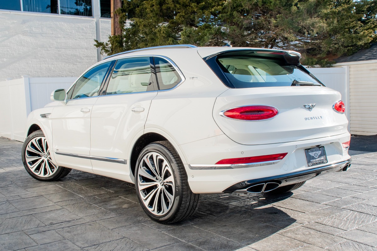 2021 Bentley Bentayga Image 3