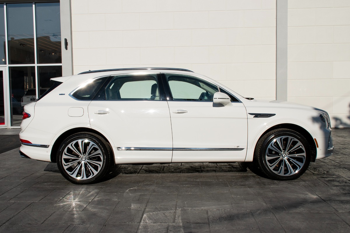 2021 Bentley Bentayga Image 5