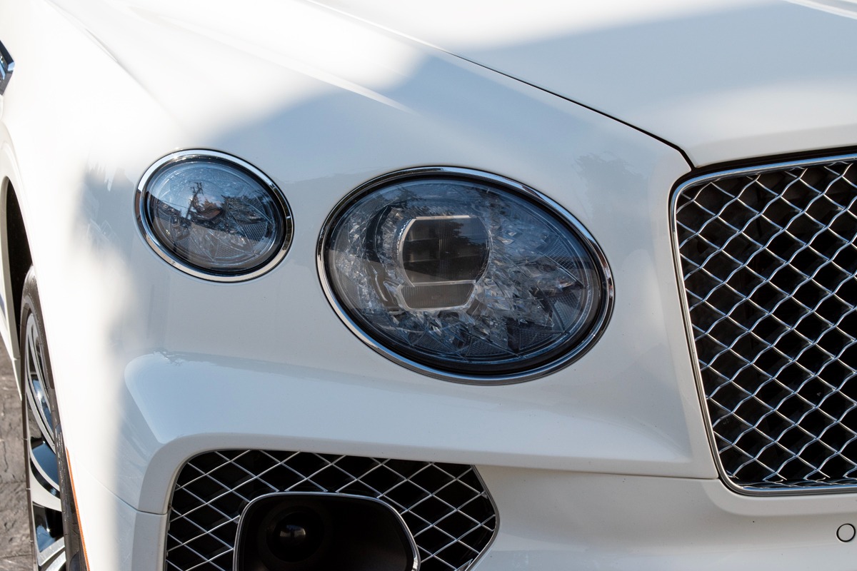 2021 Bentley Bentayga Image 7