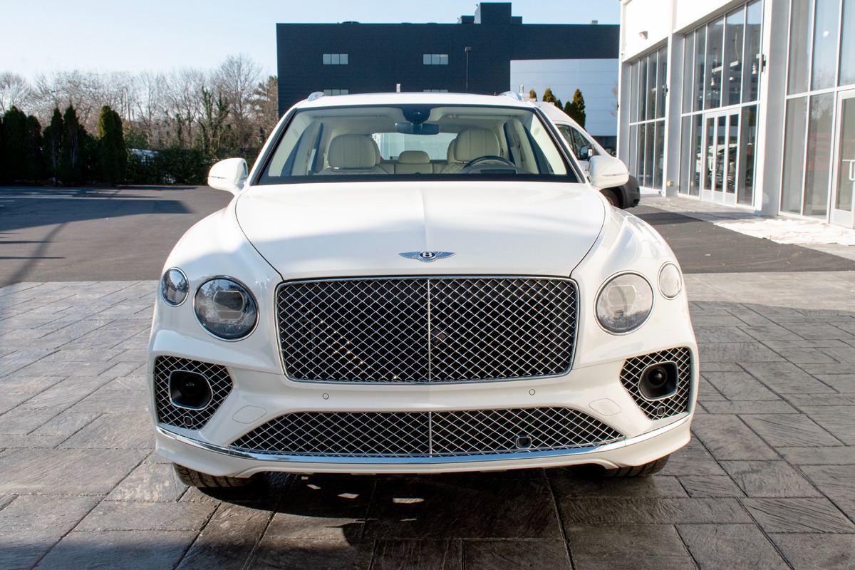 2021 Bentley Bentayga Image 8