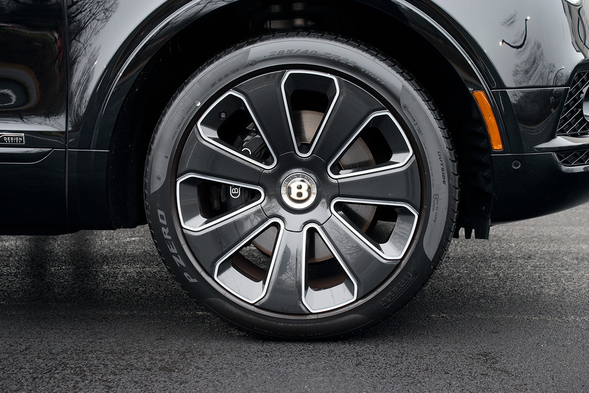 2020 Bentley Bentayga Image 7