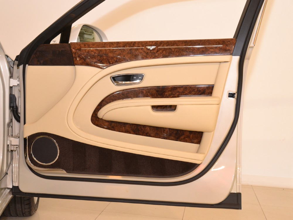 2012 Bentley Mulsanne Image 25