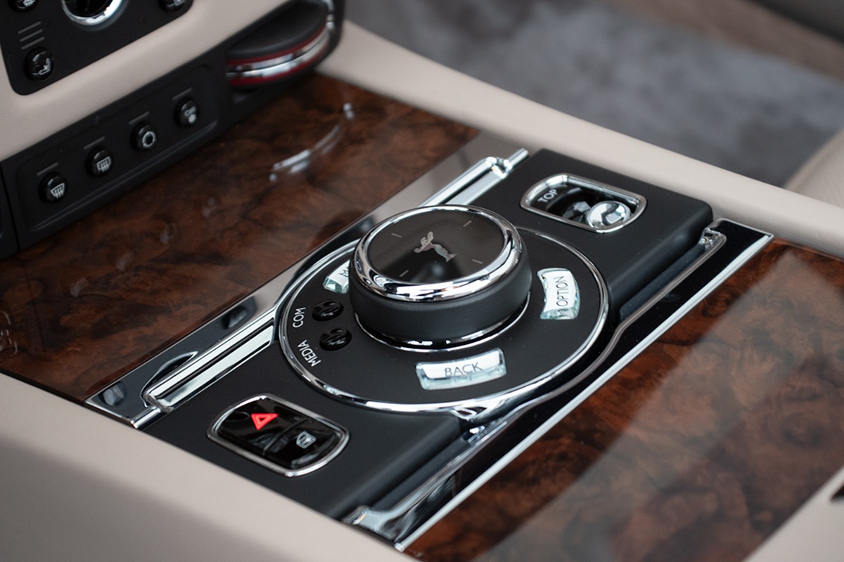 2020 Rolls-Royce Dawn Image 17