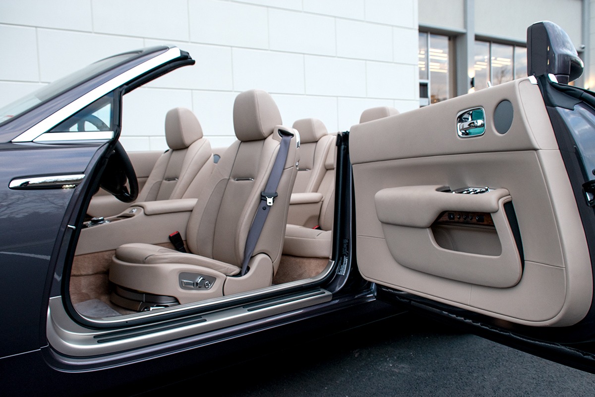 2020 Rolls-Royce Dawn Image 7