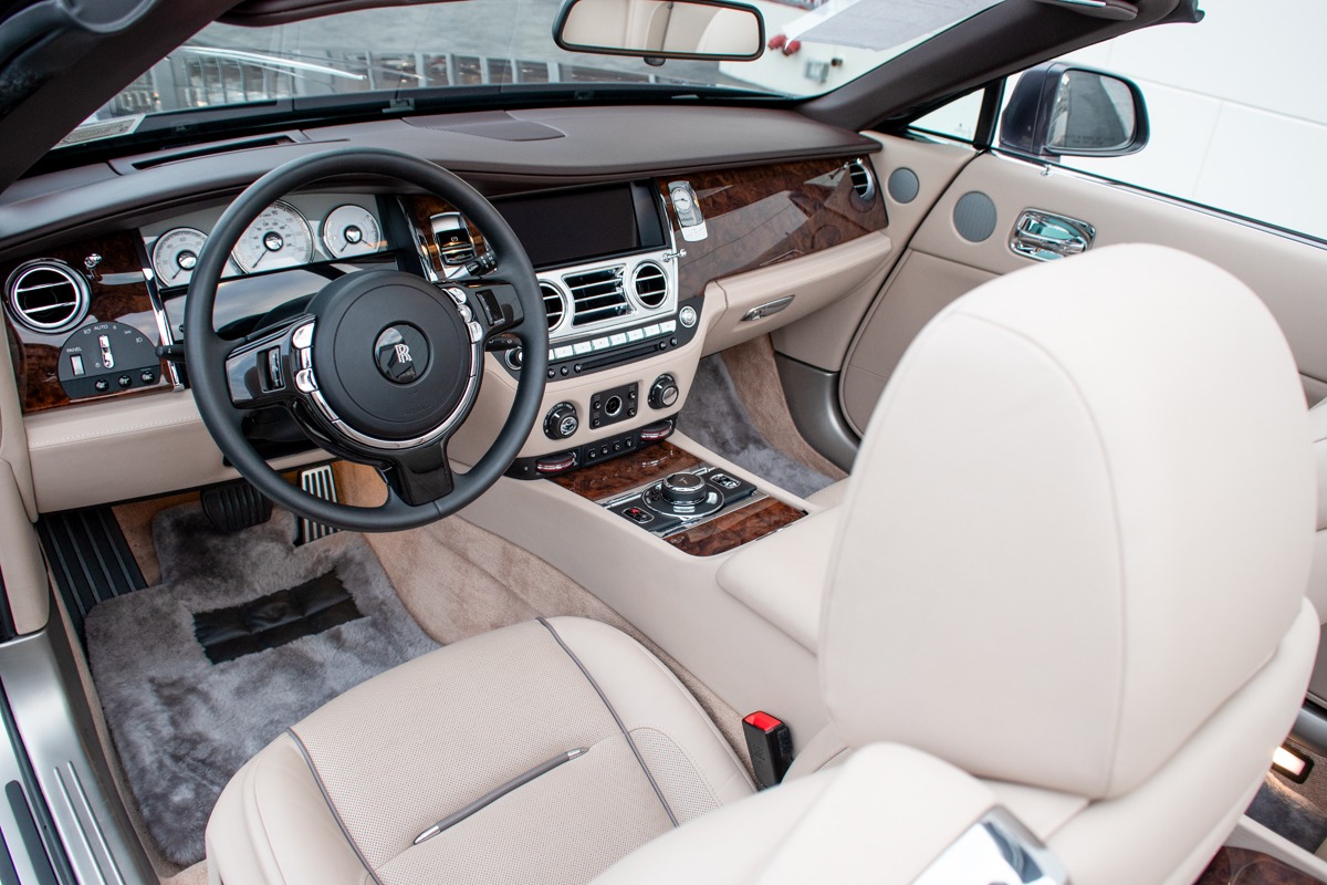 2020 Rolls-Royce Dawn Image 8