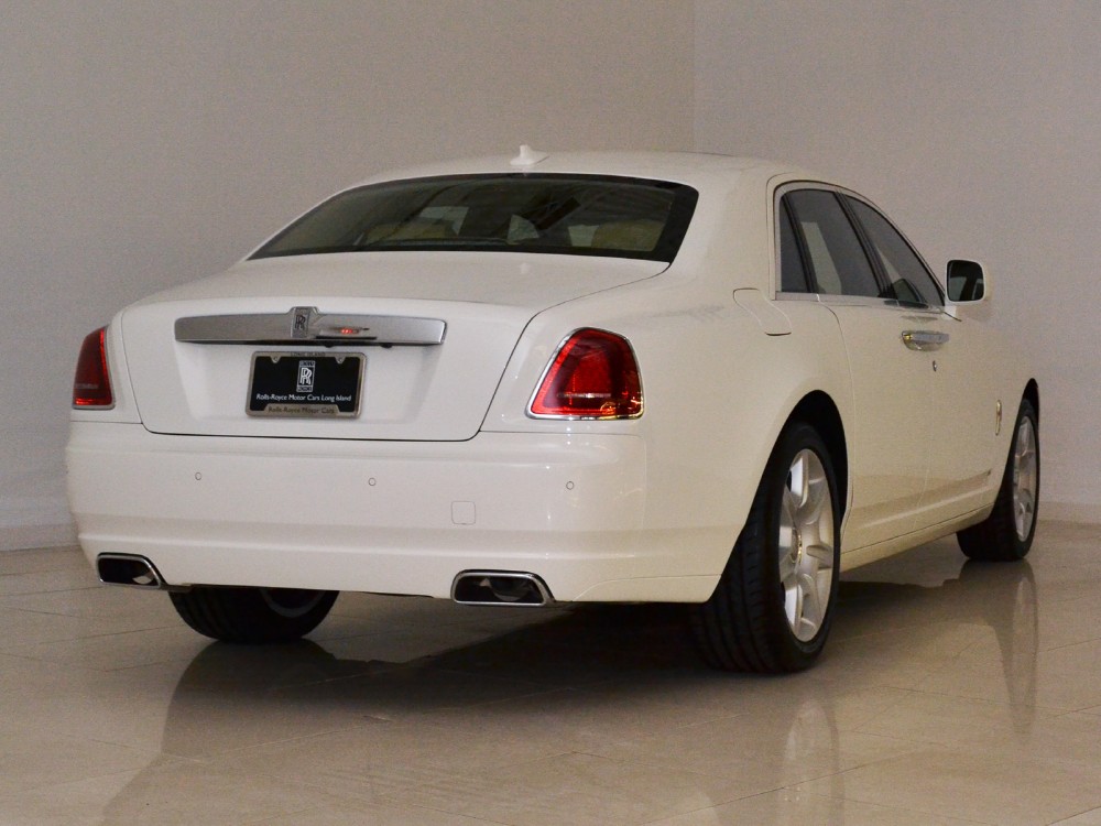 2012 Rolls-Royce Ghost Image 2