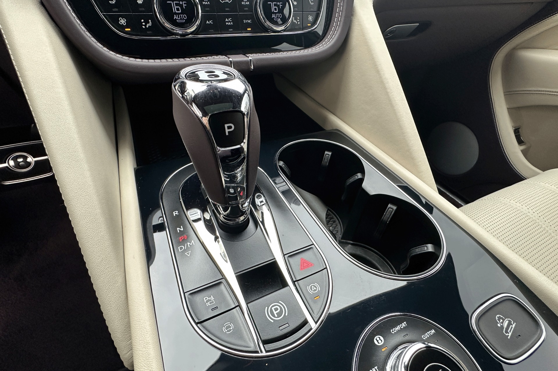 2024 Bentley Bentayga EWB Image 11