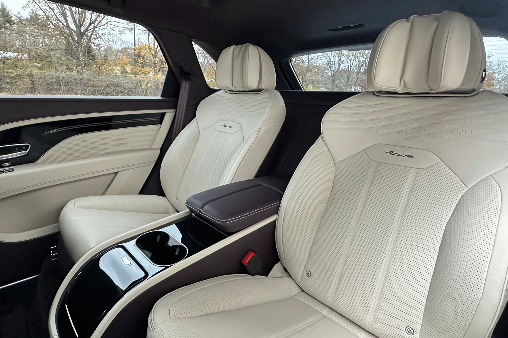 2024 Bentley Bentayga EWB Image 14