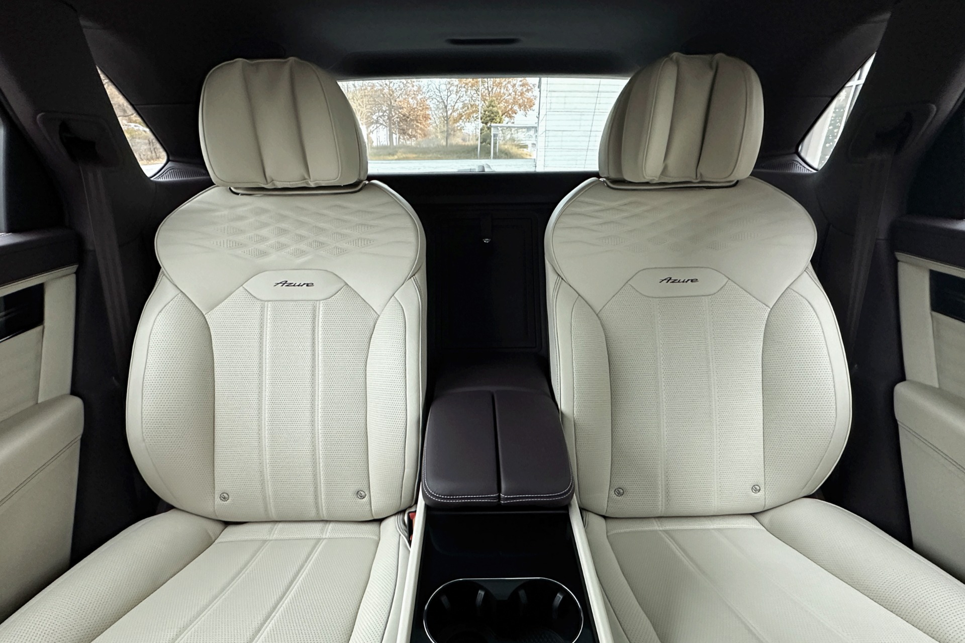 2024 Bentley Bentayga EWB Image 15