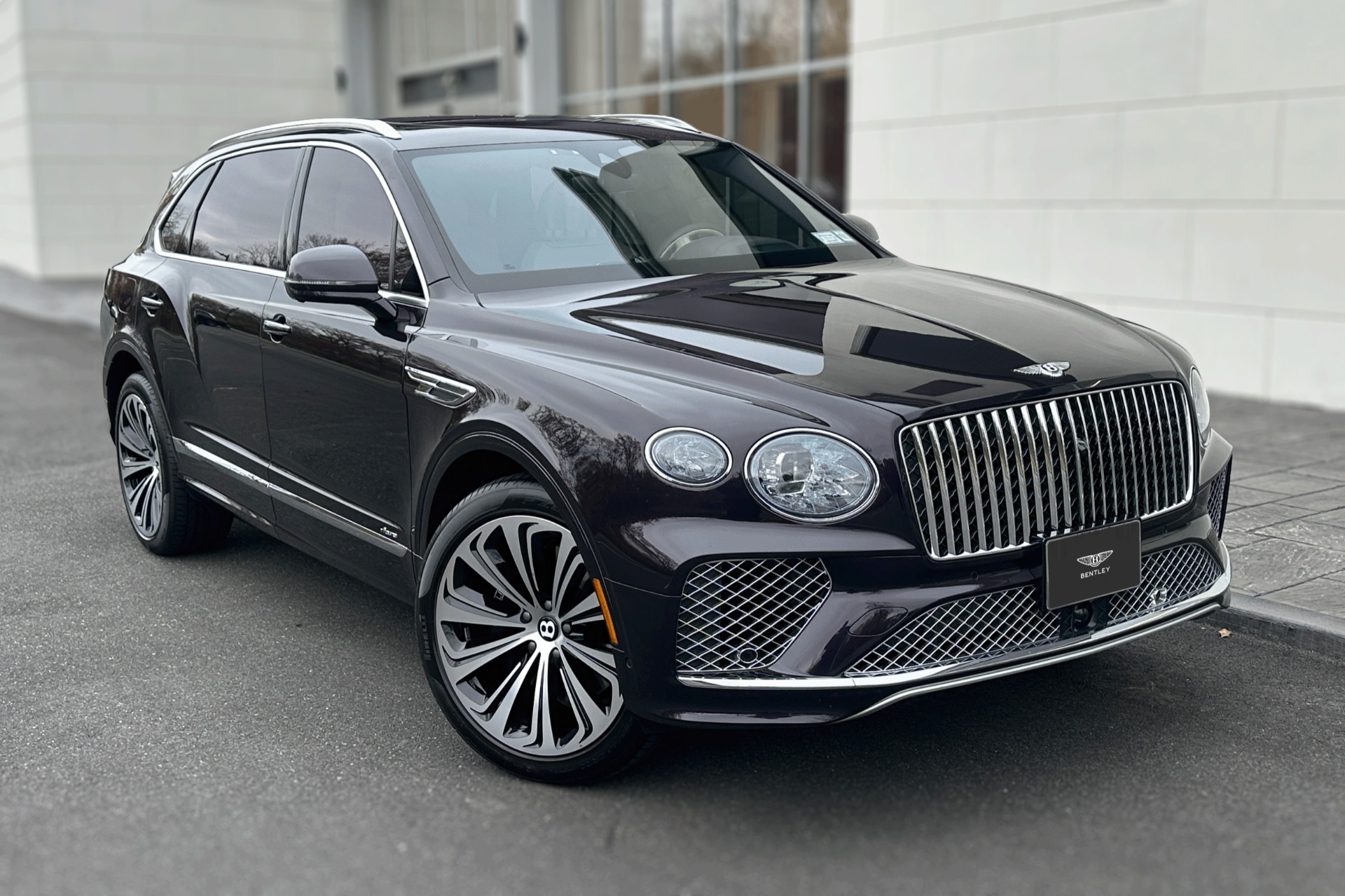 2024 Bentley Bentayga EWB Image 18