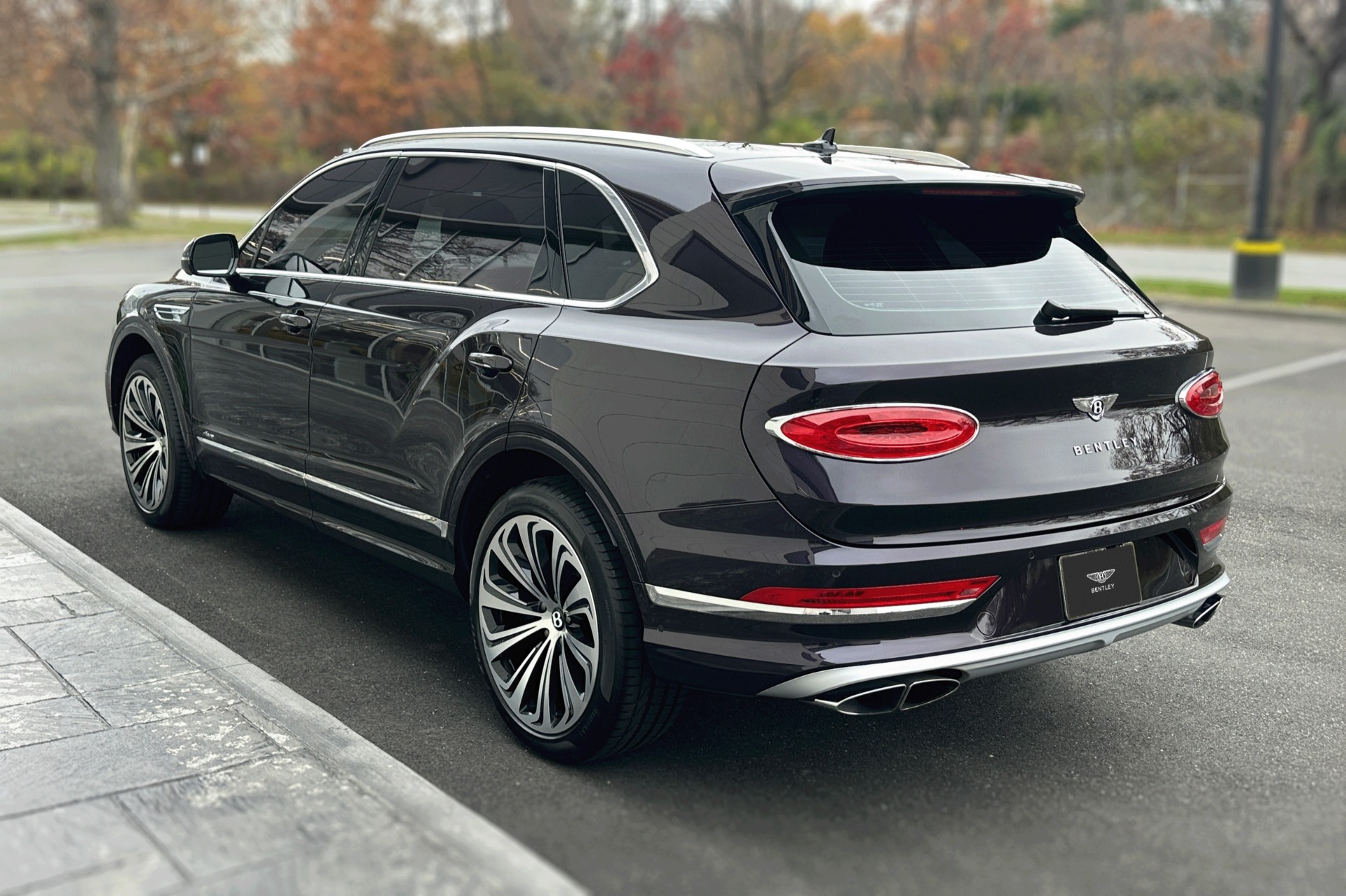 2024 Bentley Bentayga EWB Image 23