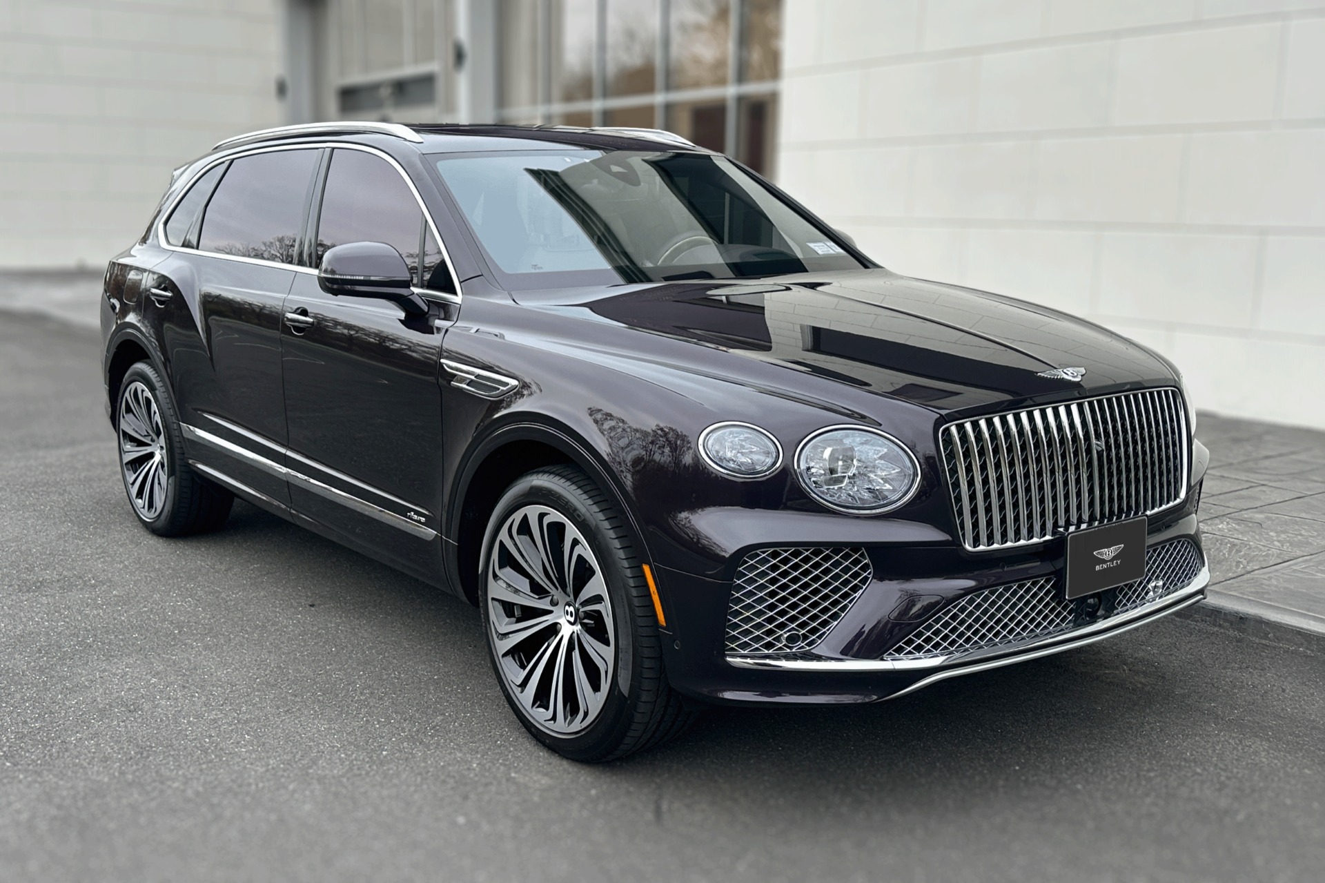 2024 Bentley Bentayga EWB Image 25