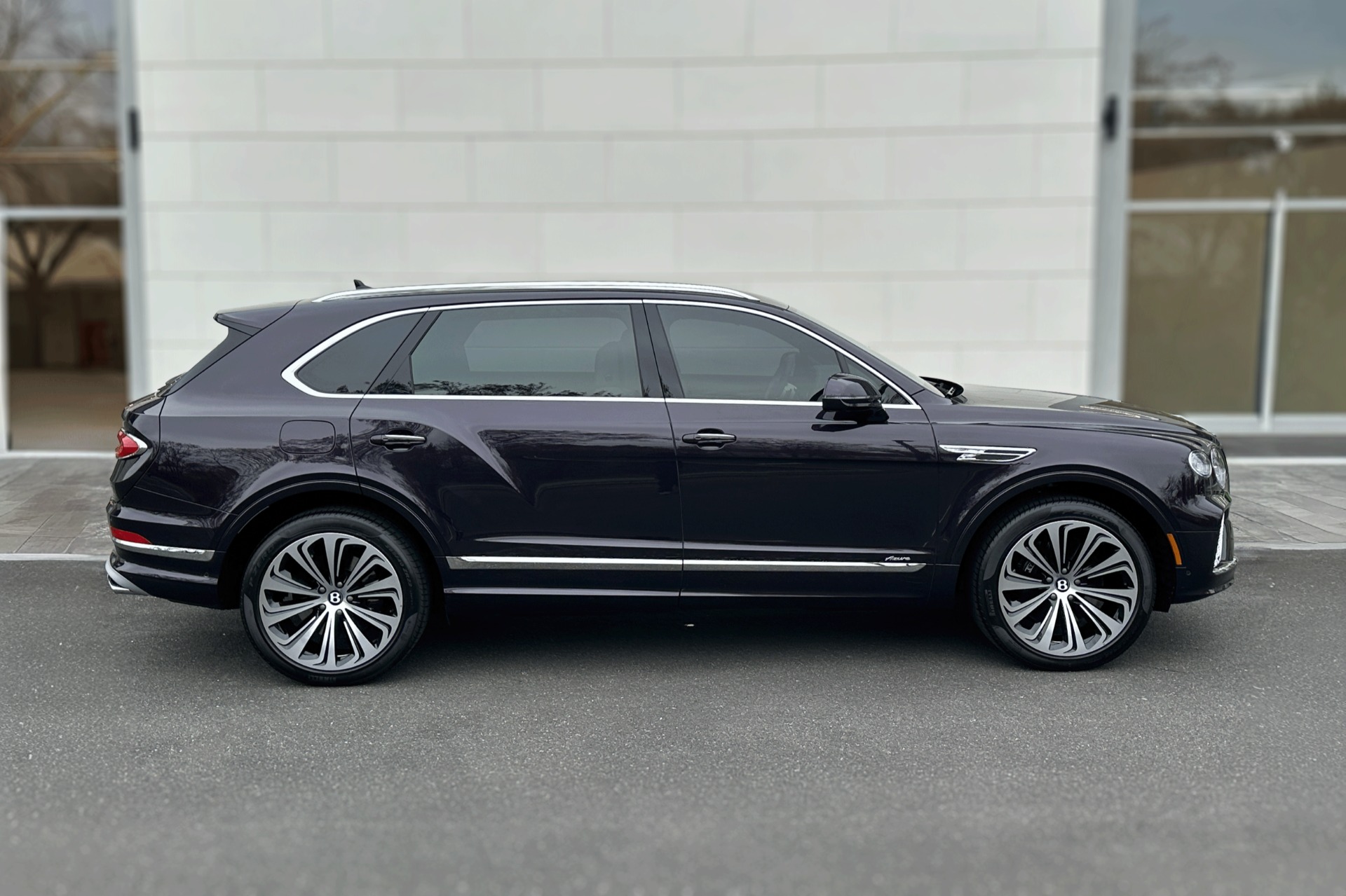 2024 Bentley Bentayga EWB Image 5