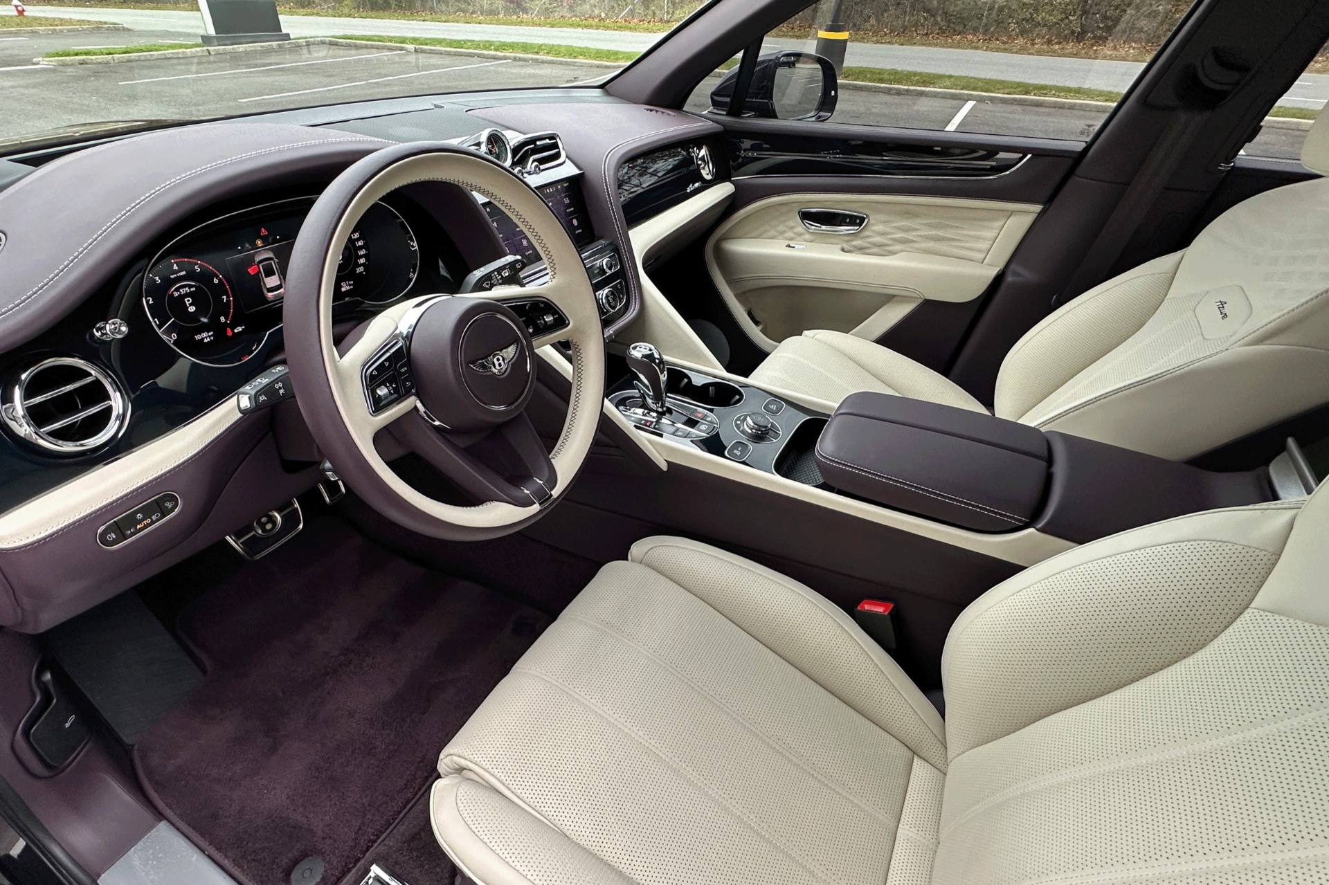 2024 Bentley Bentayga EWB Image 8