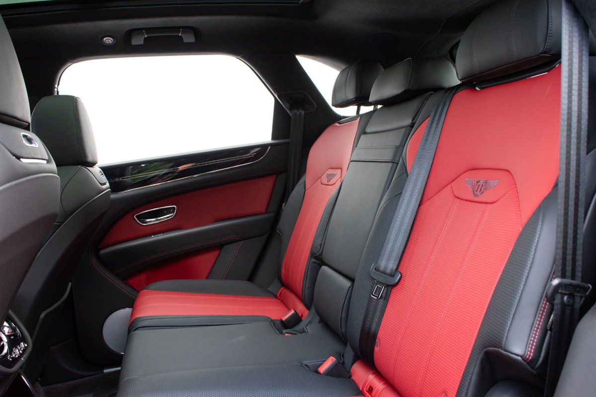 2024 Bentley Bentayga Image 12