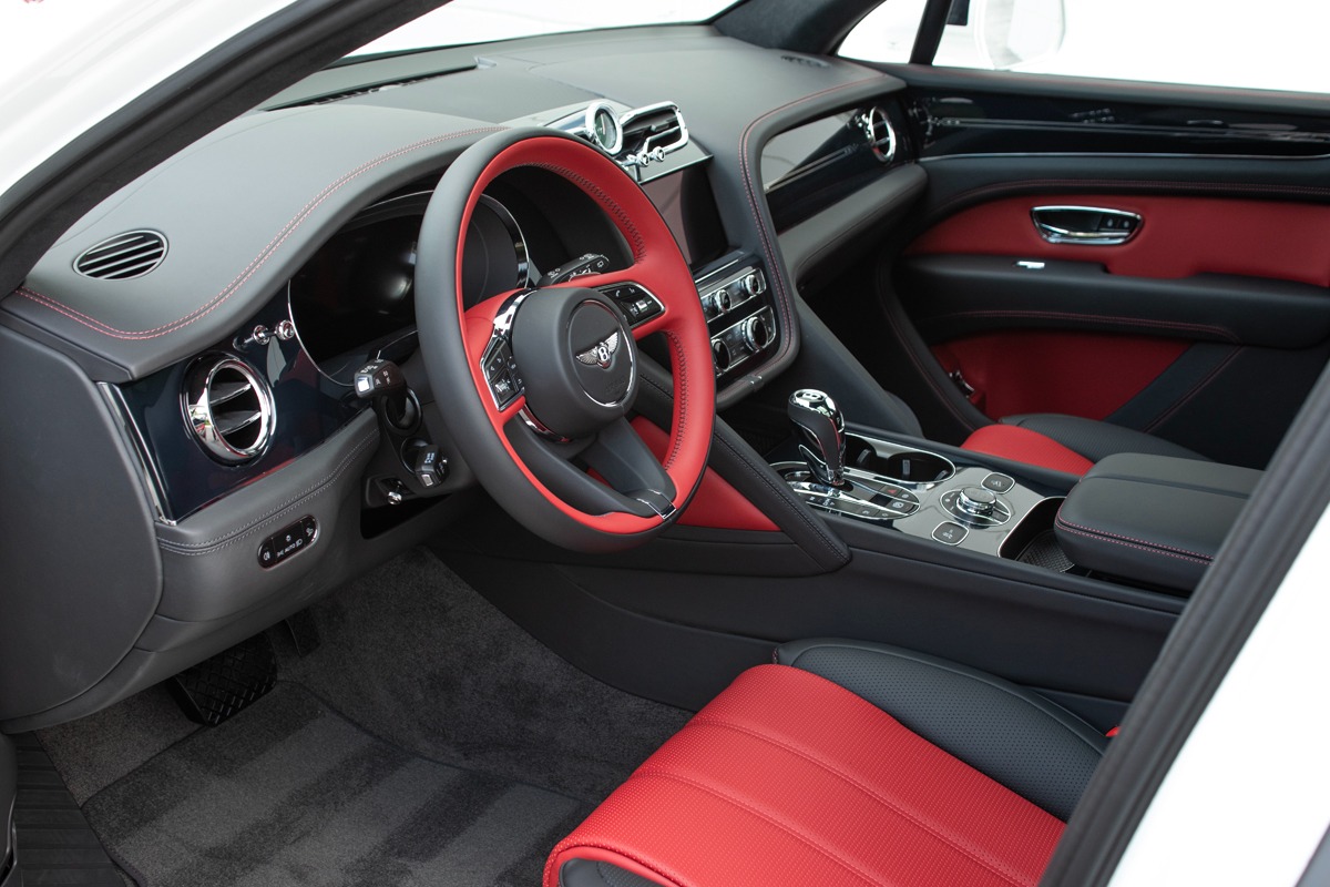 2024 Bentley Bentayga Image 18