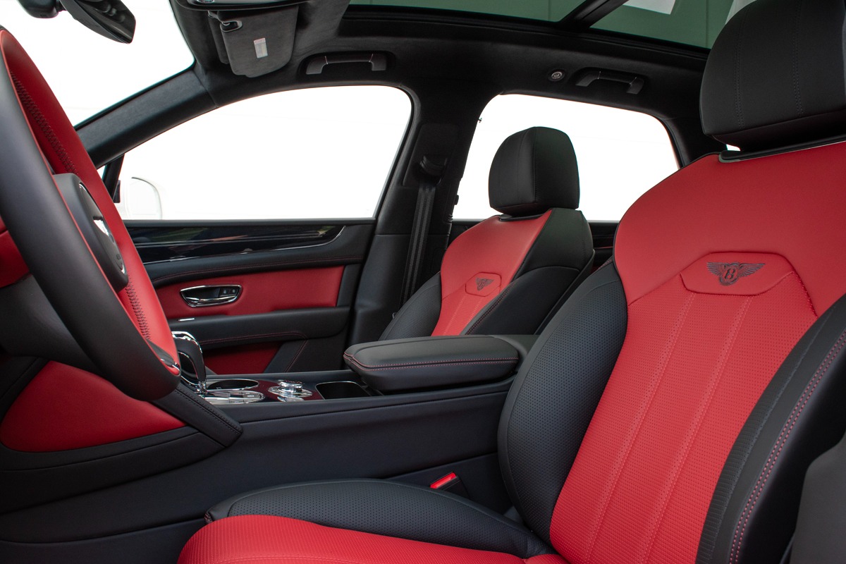2024 Bentley Bentayga Image 20