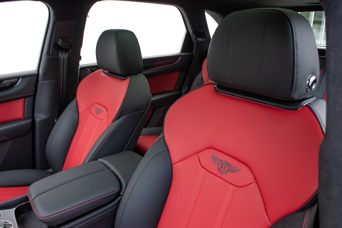 2024 Bentley Bentayga Image 21
