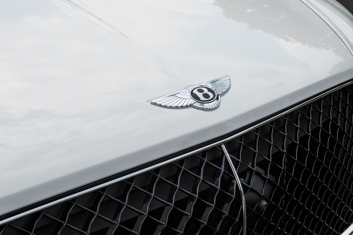 2024 Bentley Bentayga Image 31