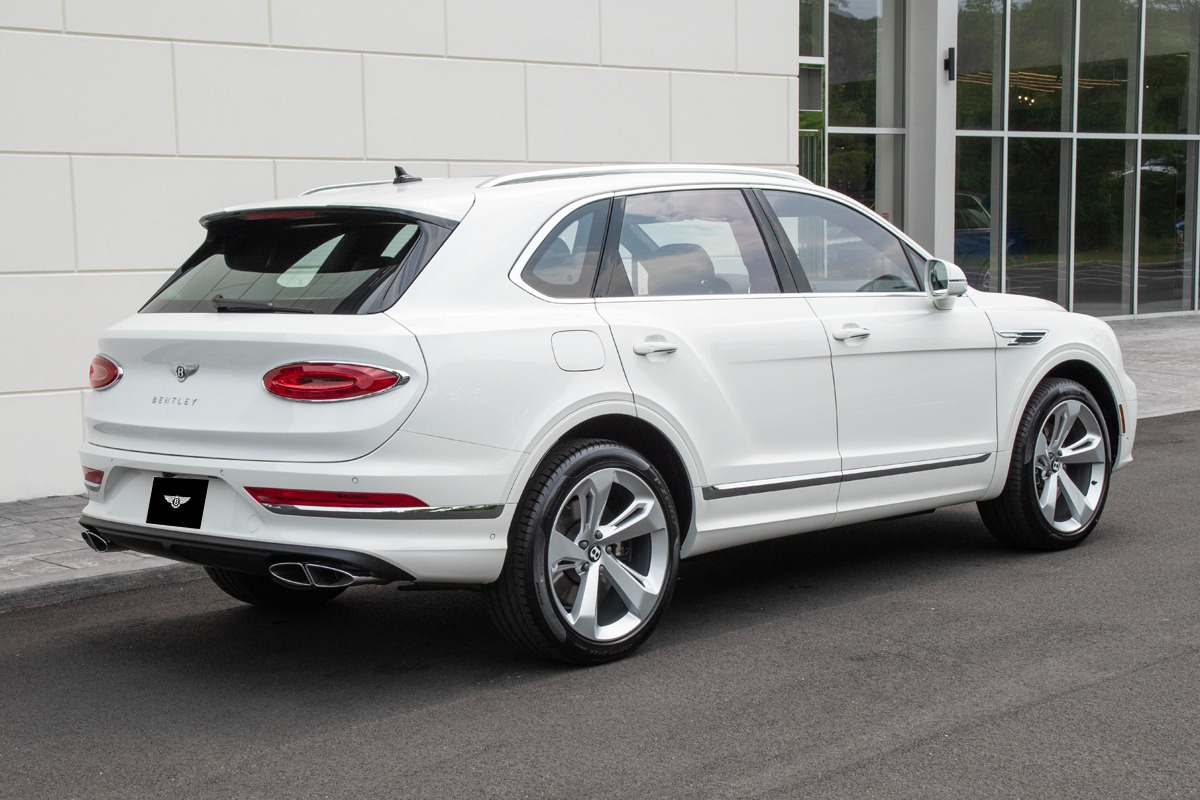 2024 Bentley Bentayga Image 32