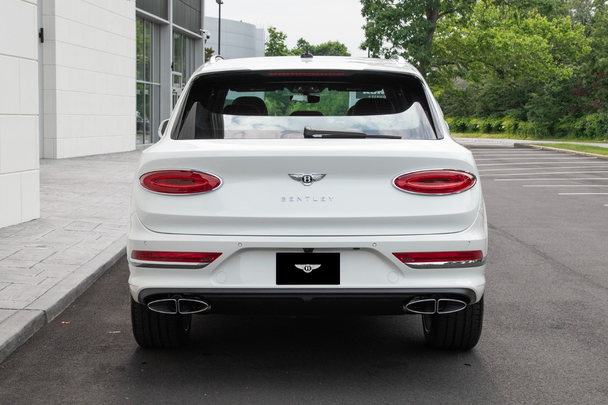 2024 Bentley Bentayga Image 33