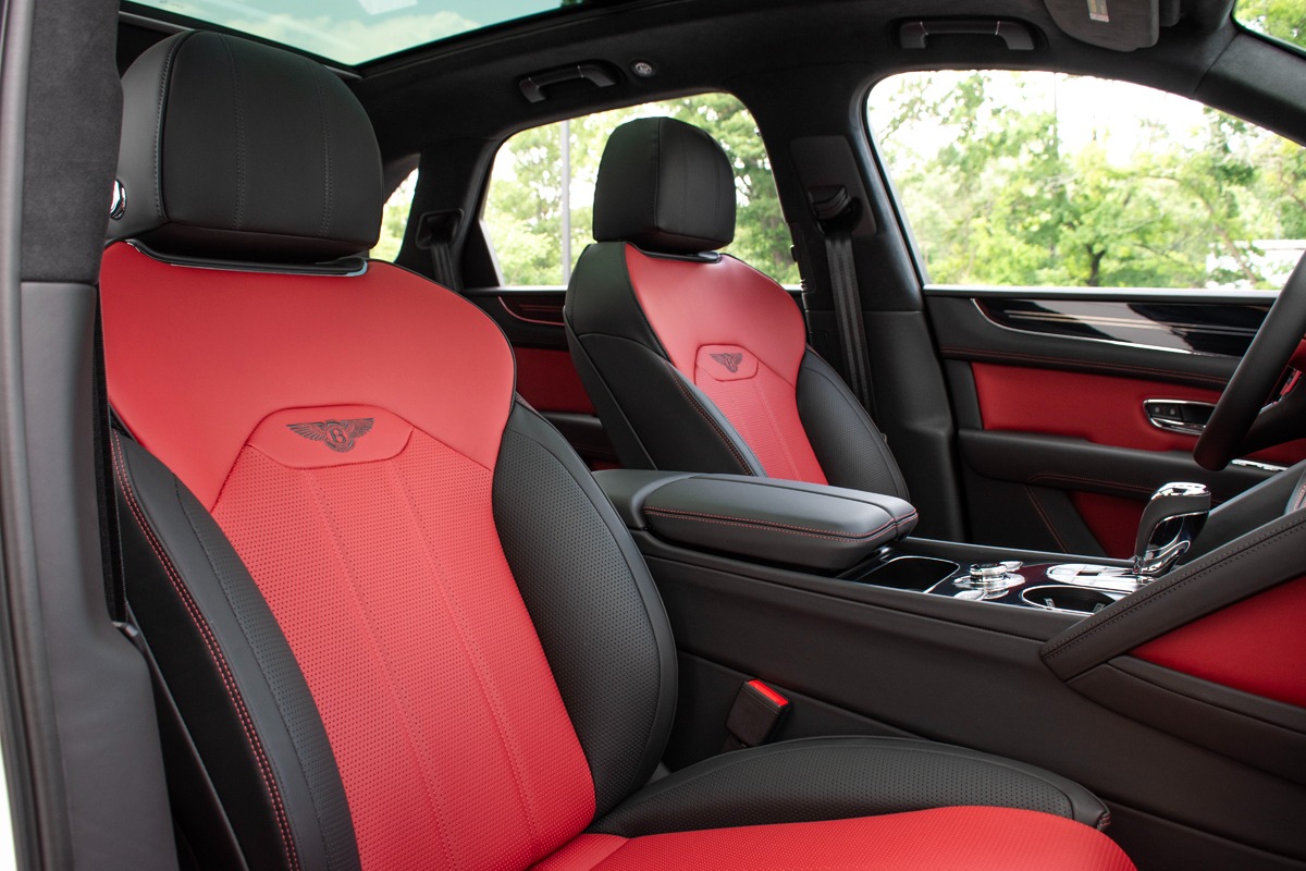 2024 Bentley Bentayga Image 4