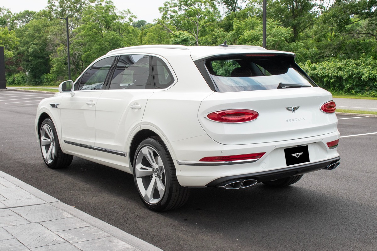 2024 Bentley Bentayga Image 6