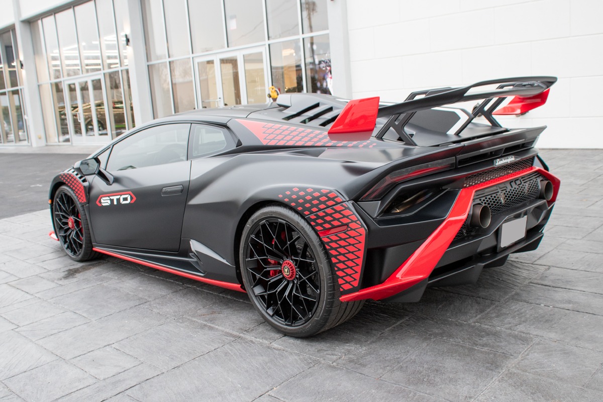 2022 Lamborghini Huracan Image 3
