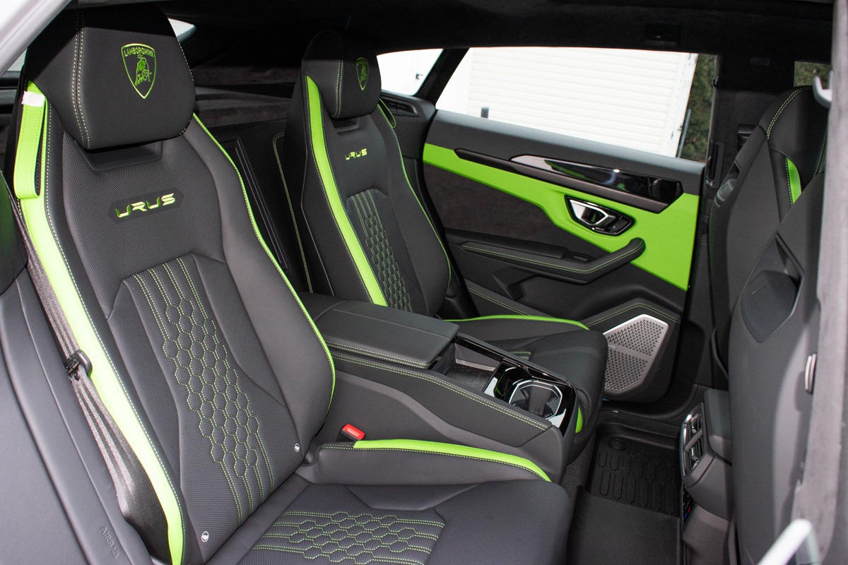 2023 Lamborghini Urus Image 14