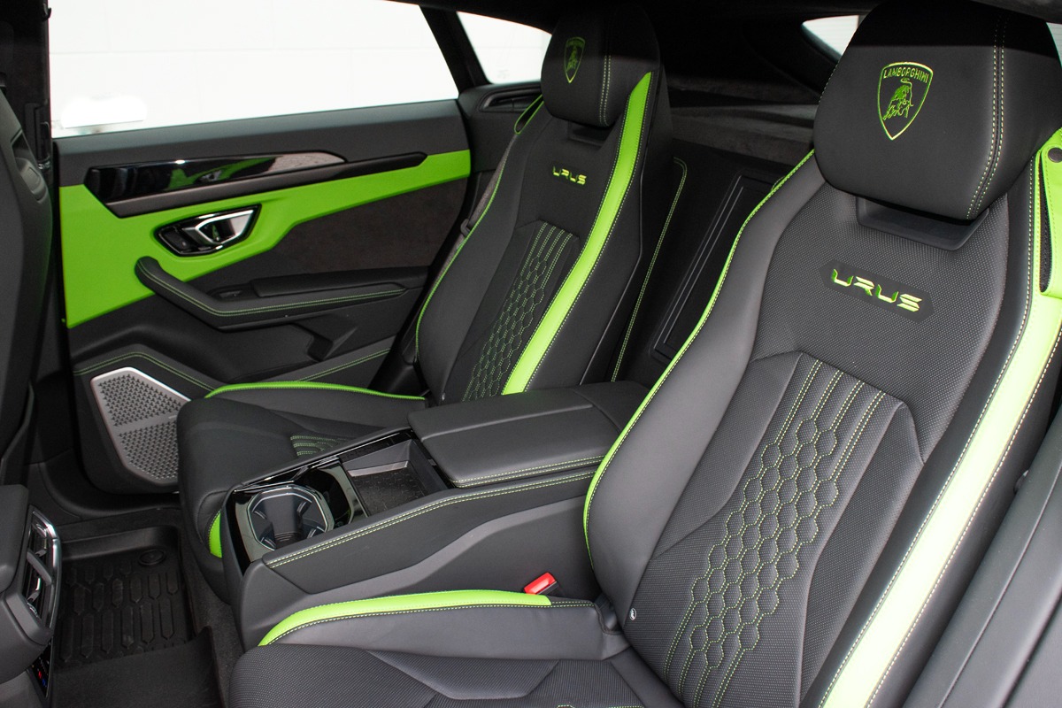 2023 Lamborghini Urus Image 6