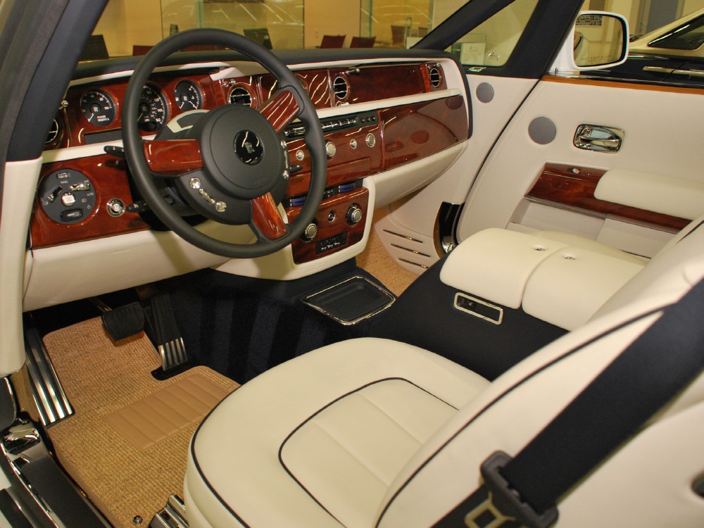 2013 Rolls-Royce Phantom Drophead Coupe (Series II) Image 3
