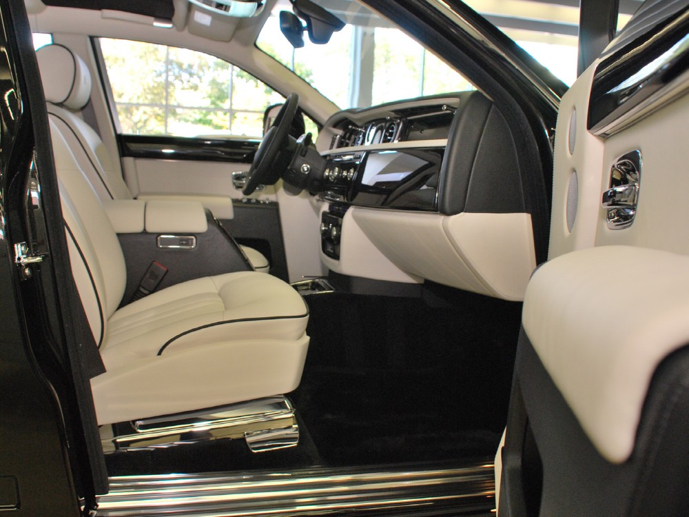2013 Rolls-Royce Phantom (Series II) Image 15
