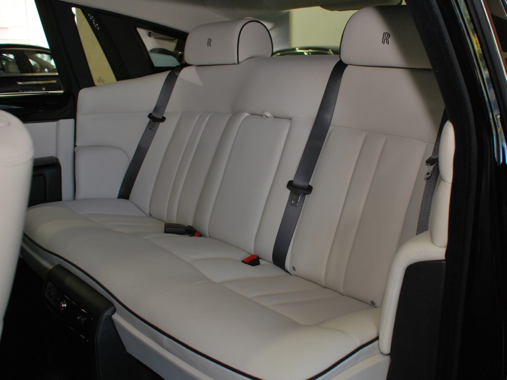 2013 Rolls-Royce Phantom (Series II) Image 17