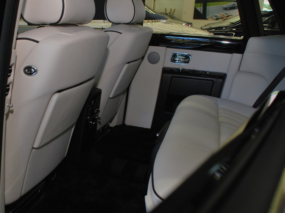2013 Rolls-Royce Phantom (Series II) Image 18