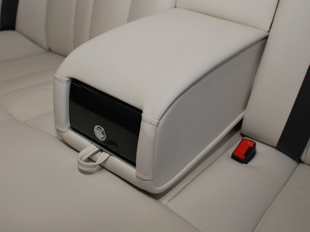 2013 Rolls-Royce Phantom (Series II) Image 22