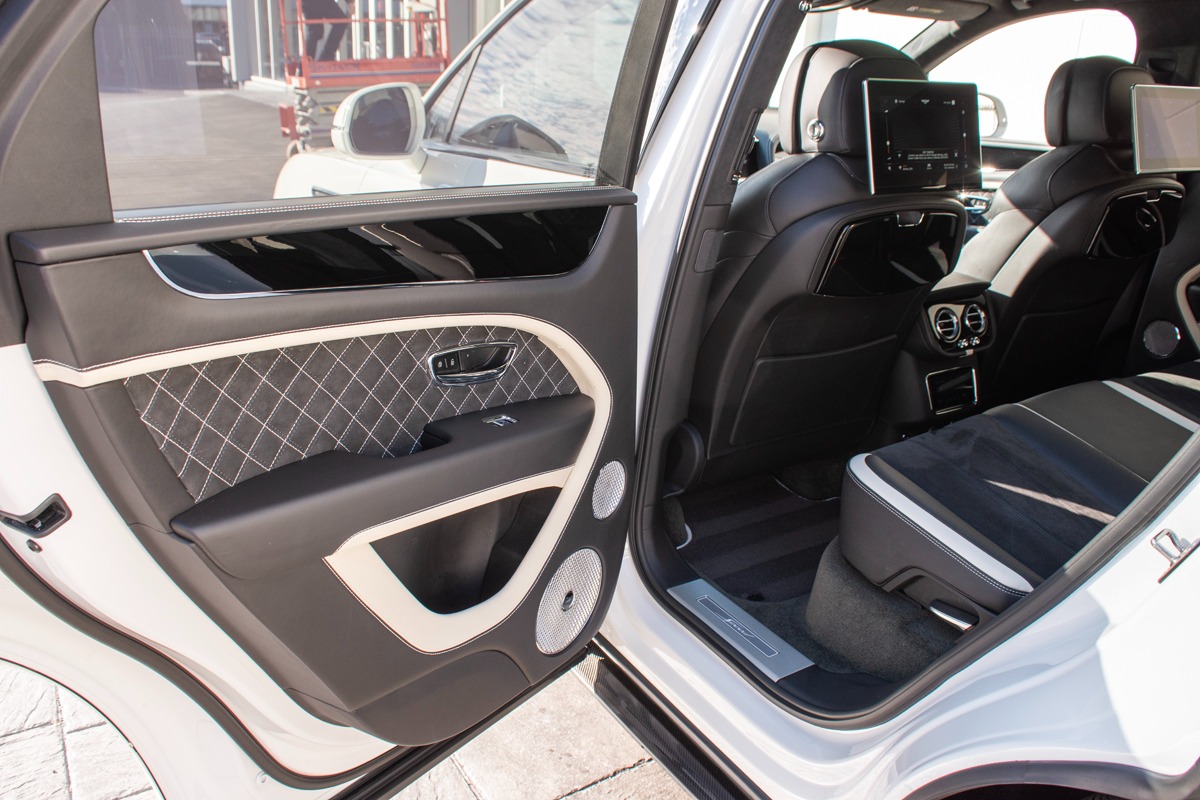 2022 Bentley Bentayga Image 14