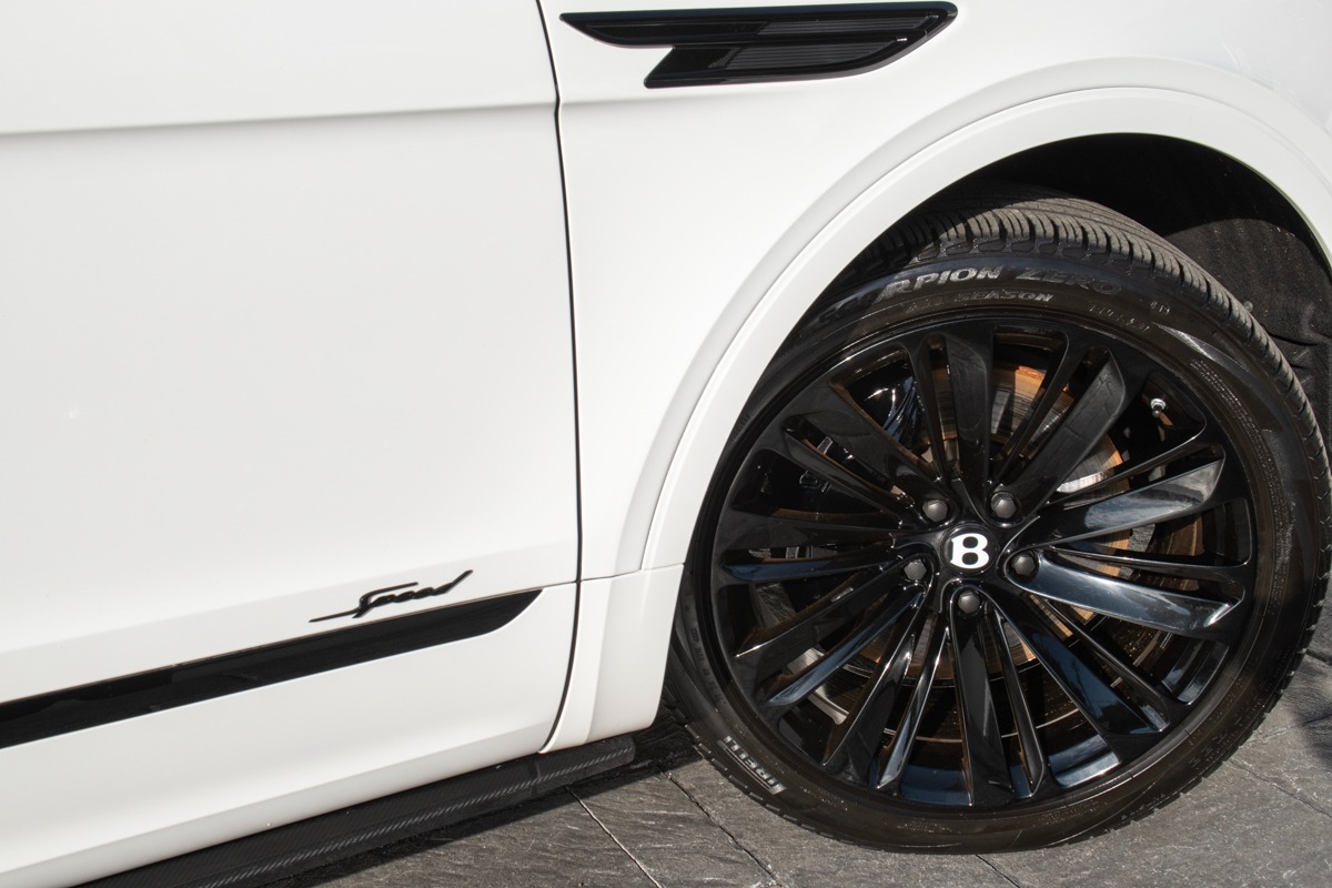 2022 Bentley Bentayga Image 19