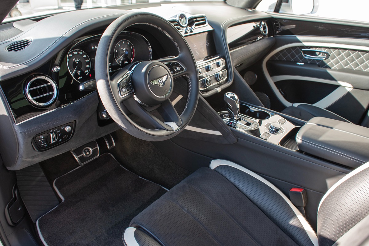 2022 Bentley Bentayga Image 4