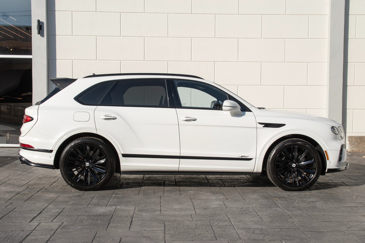 2022 Bentley Bentayga Image 5