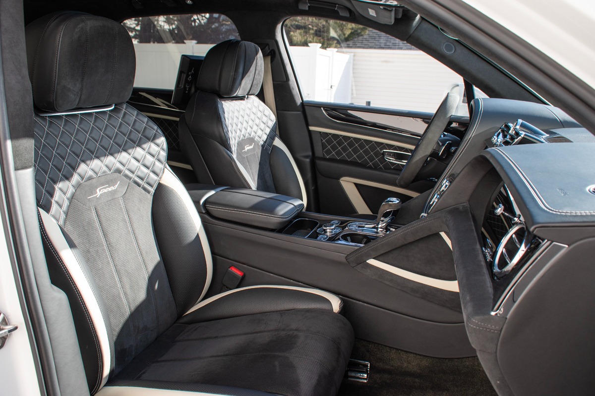 2022 Bentley Bentayga Image 8