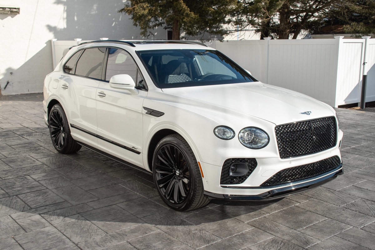 2022 Bentley Bentayga Image 9